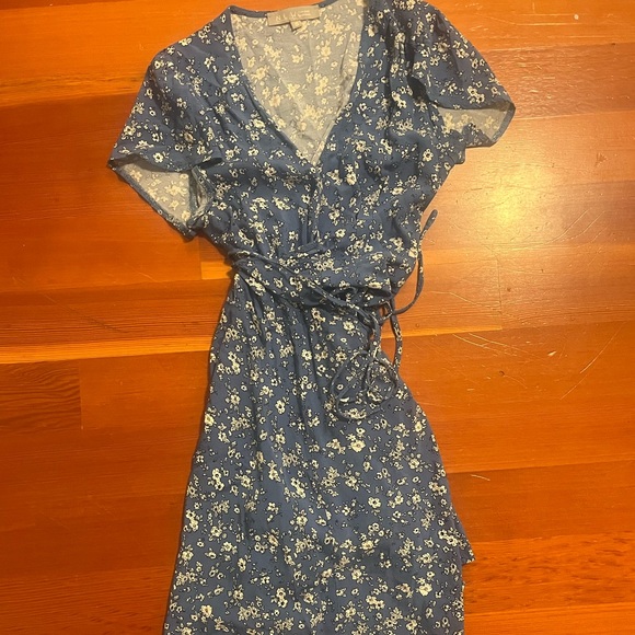 Blue and White,Size Small, Floral Dress. - Picture 1 of 2